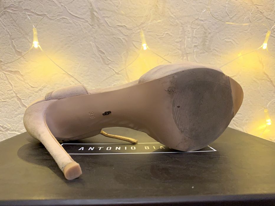 Продам босоніжки Antonio Biaggi