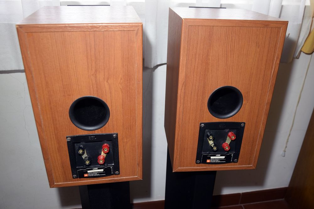 Colunas JBL LX2002