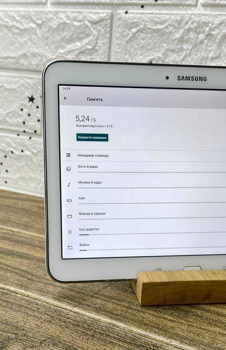 Планшет Samsung Galaxy Tab (10 дюймів)