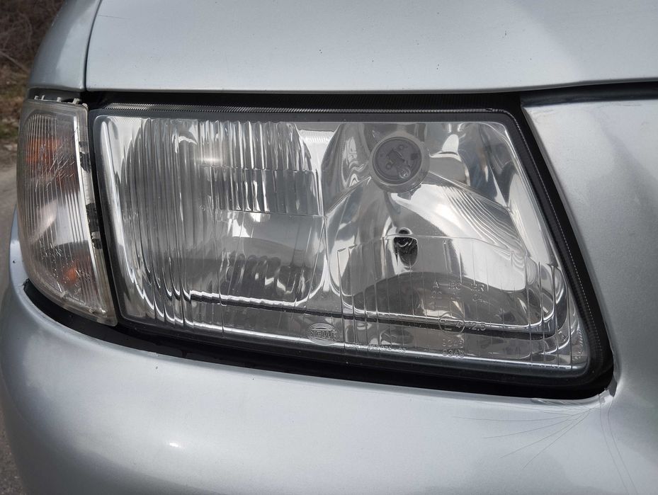 Audi A3 1.6i 3D 8L 2002r. Lampa przednia prawa.