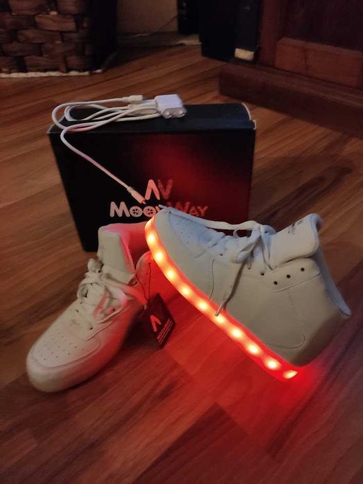 Sapatilhas com luzes led integradas na sola
