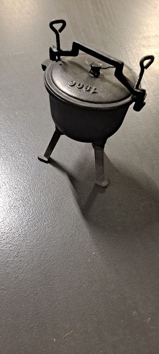 Kociołek żeliwny 5l