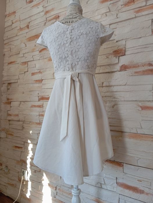 Kremowa sukienka dziewczęca r.158.   W.B.K.