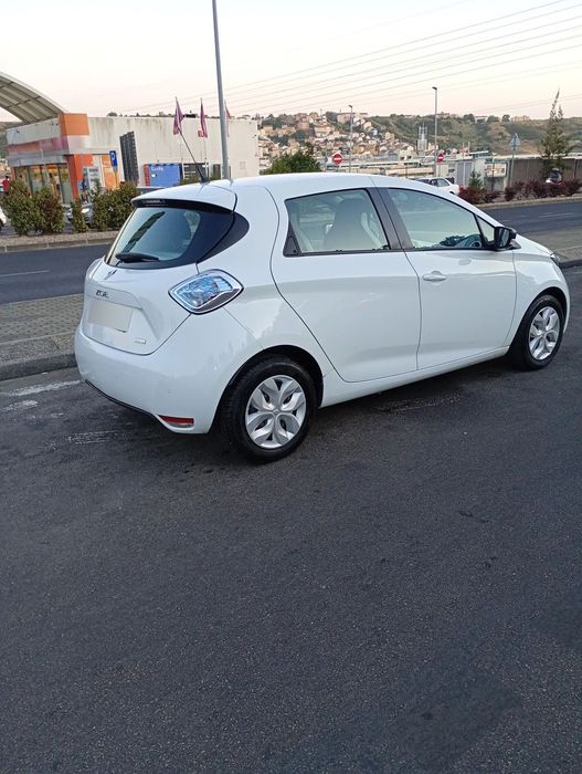 Renault Zoe (with Battery) Life