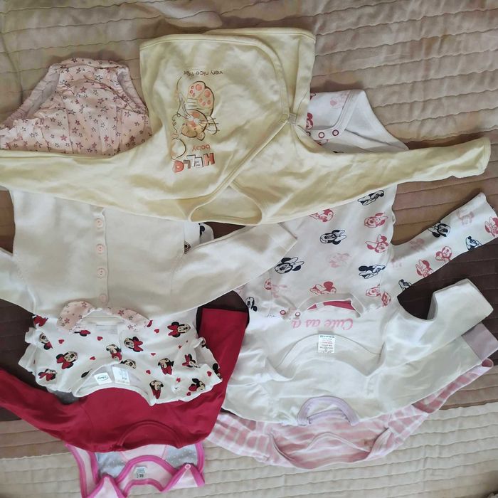 Body,śpiochy,kaftanik dziewczęcy 62-68 9 sztuk za 12zł.