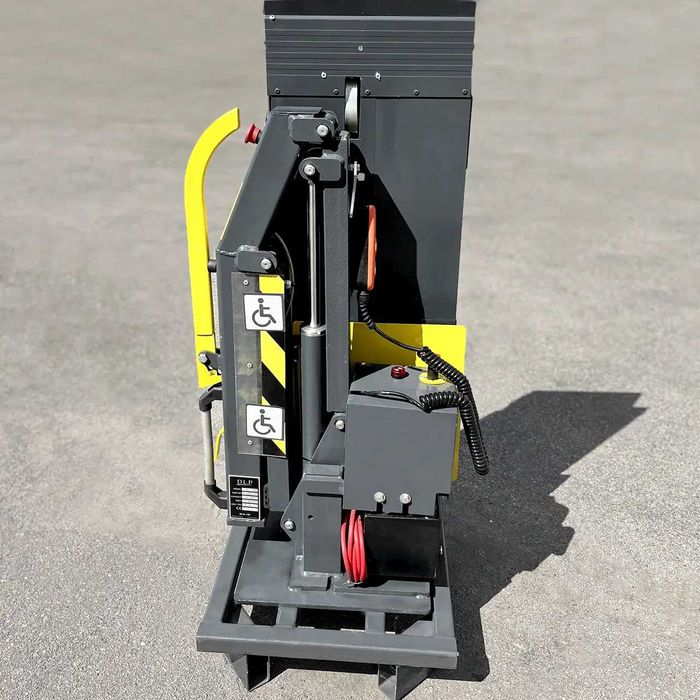 Гідроборт для інвалідних візків 300 кг DLP 7001 платформа 1200 × 790мм