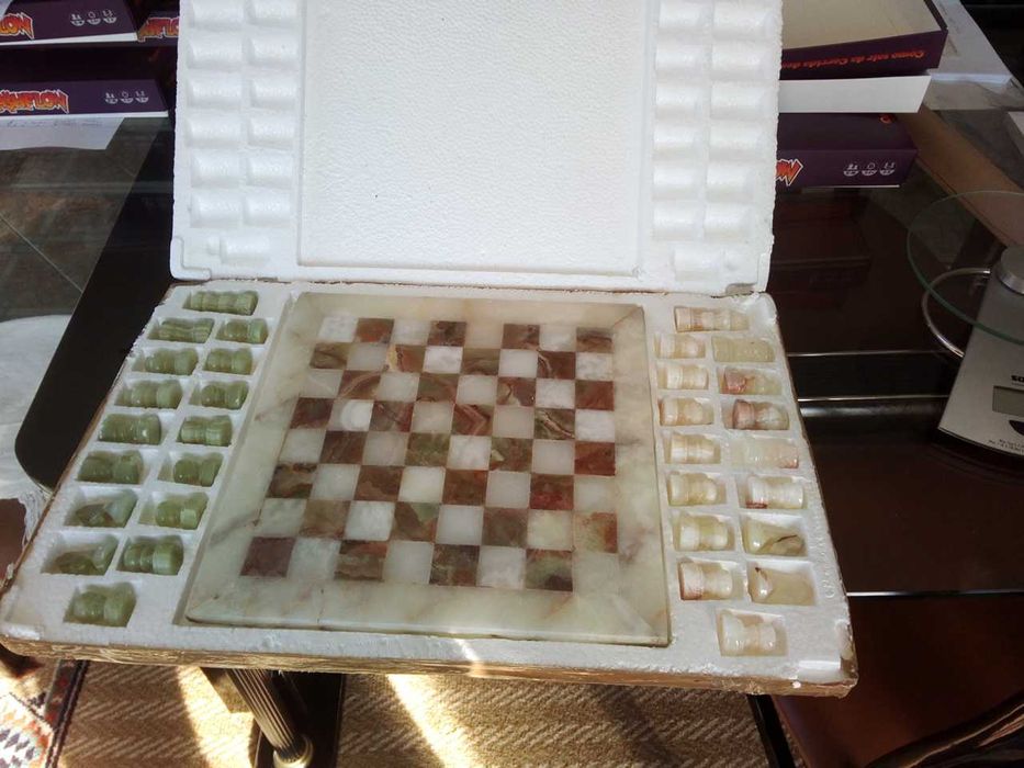 Tabuleiro de xadrez em mármore feito à mão, como NOVO!