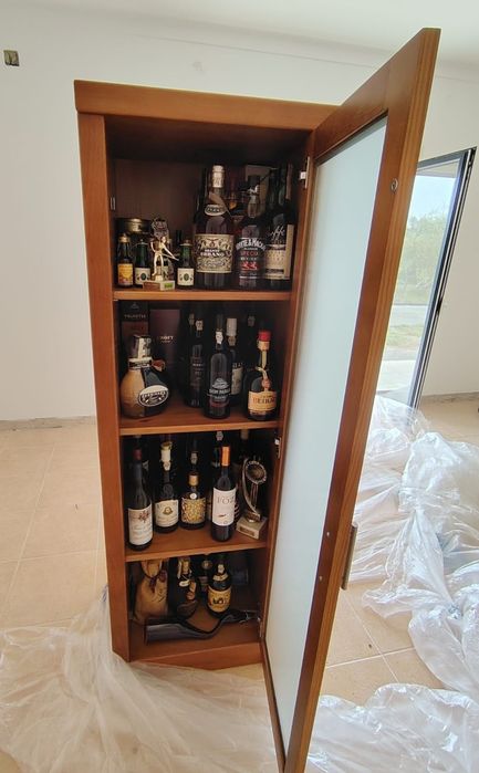 Móvel garrafeira maciço