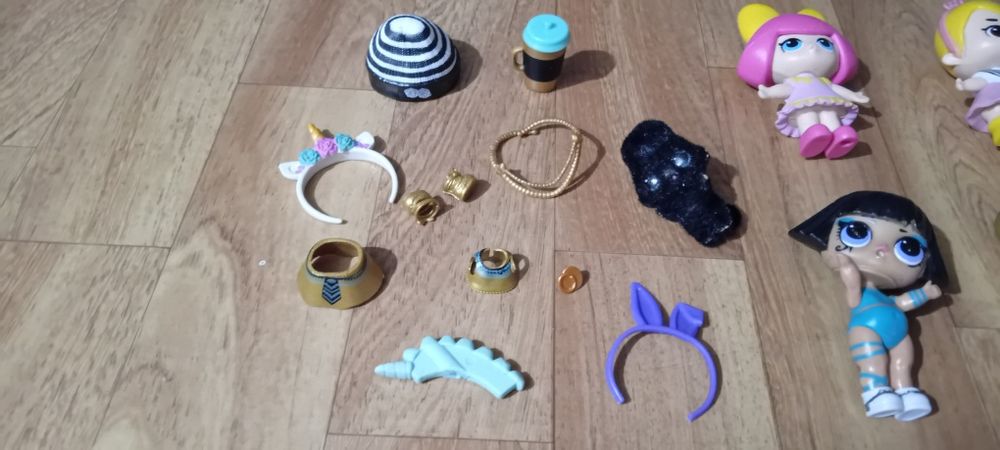 Bonecas LOL + Acessórios