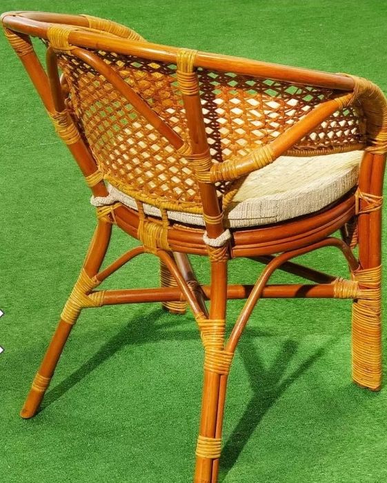 Продаю 2 кресла и столик ротанг