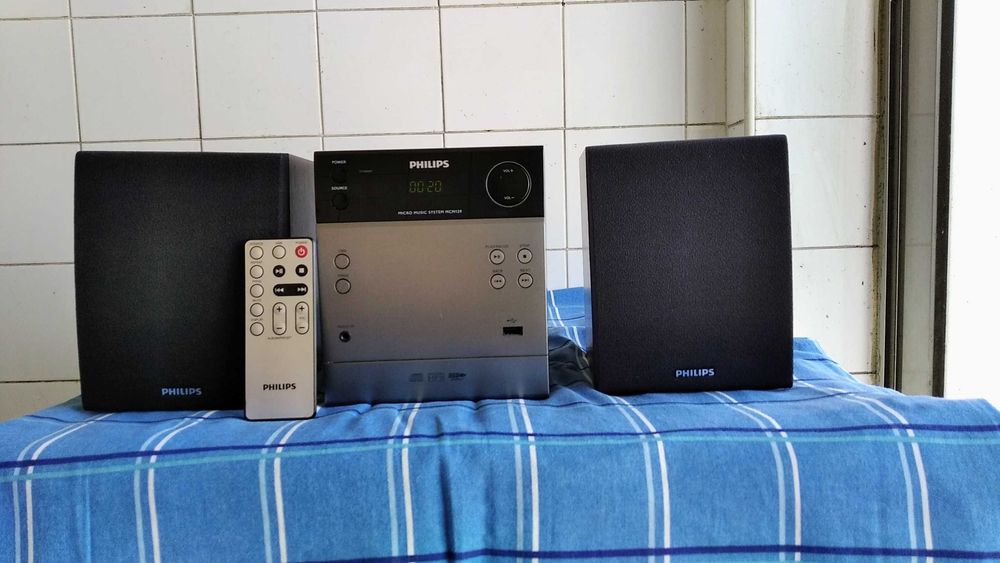 Aparelhagem de som Philips.