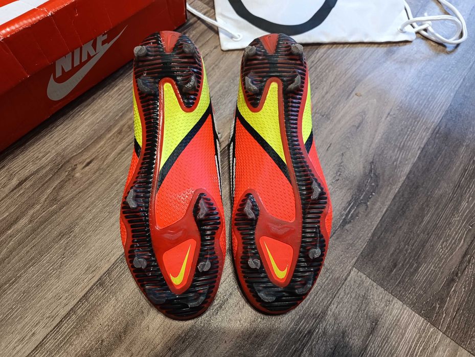 Футбольне взуття бутси Nike