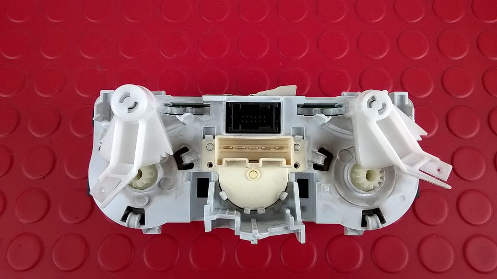 Botão Sofagem / Climatronic - OPEL CORSA E (X15)