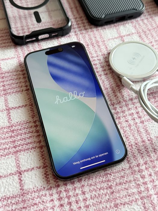 Apple iPhone 15 Pro, 128 GB.