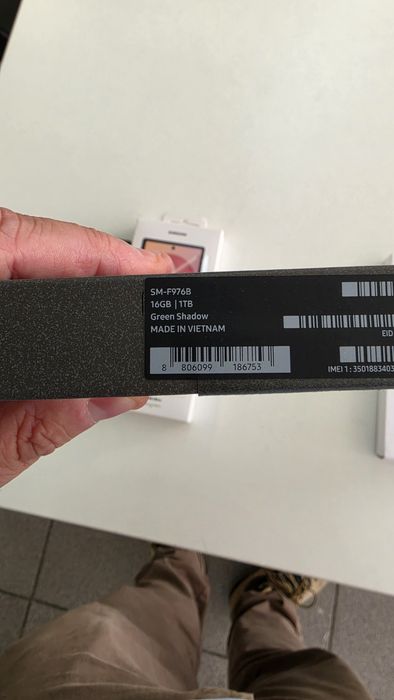 Vendo Samsung Z Fold 8 ultra 1TB