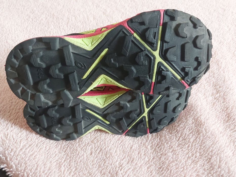 Trailowe Asics Fuji Lyte 37,5 biegowe 23,5cm biegowe