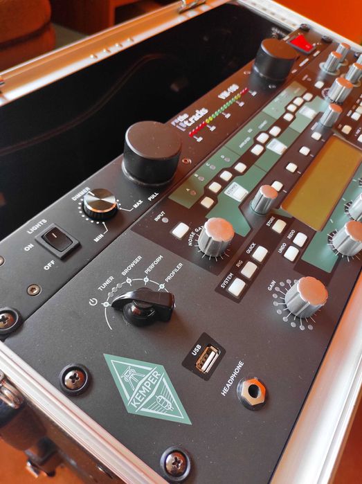 Kemper Profiler Rack + T Racks VM100 + Rack Gator de 5U