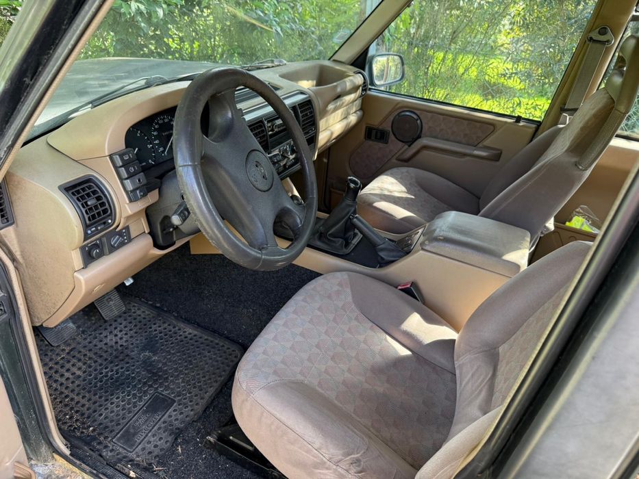 Land rover discovery 300