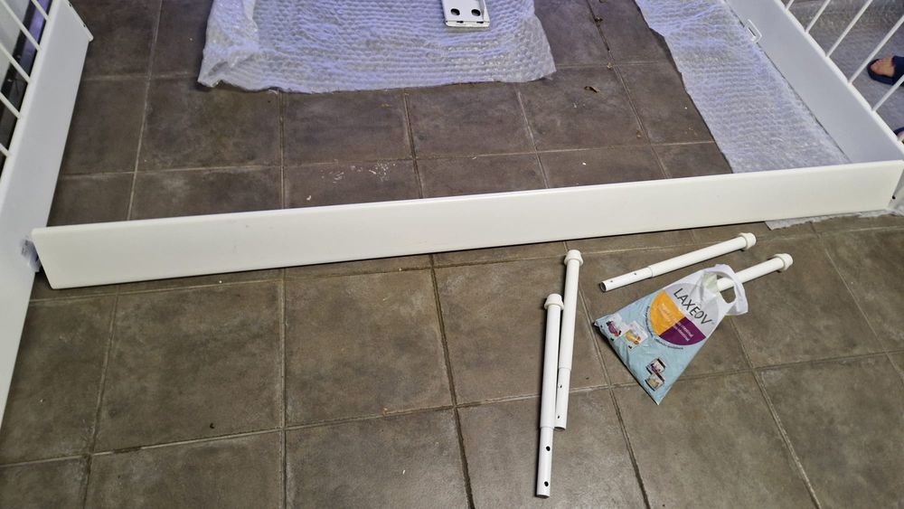 Estrutura de cama em ferro IKEA