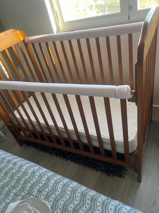 Cama de grades com colchão