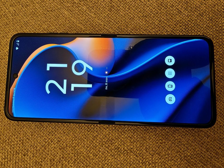 Motorola Razr 60, RAZR 2025, 8/256 ГБ