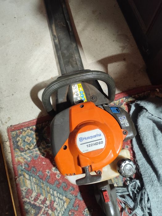 Corta Sebes Husqvarna 122HD60