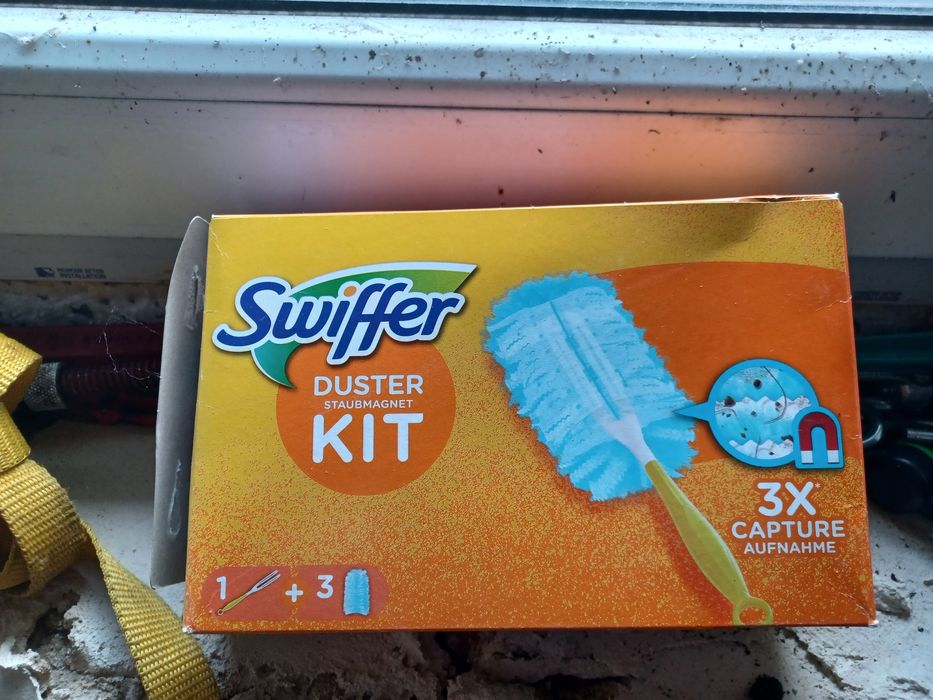 Swiffer duster kit