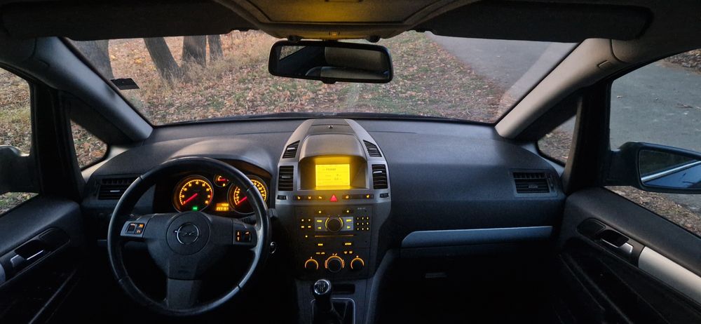 Продам Opel Zafira B 1.8 бензин Cosmo