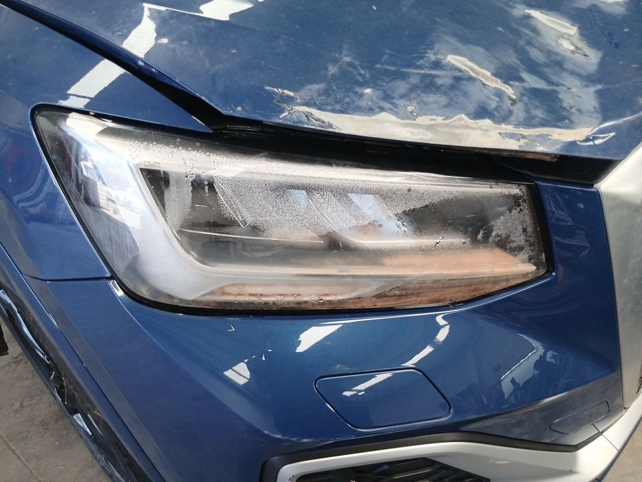 Ótica / farol direita AUDI Q2 (GA)