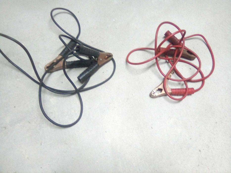Warning Triangle and Battery Cables431277284839270402