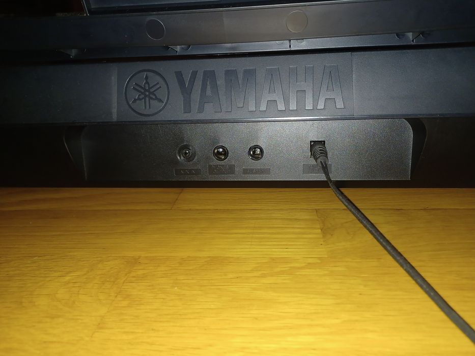 Teclado Yamaha YPT-260 - Como novo