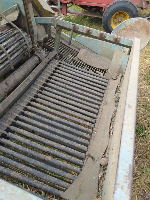 Однорадній прицепний картопляний комбайн карлик