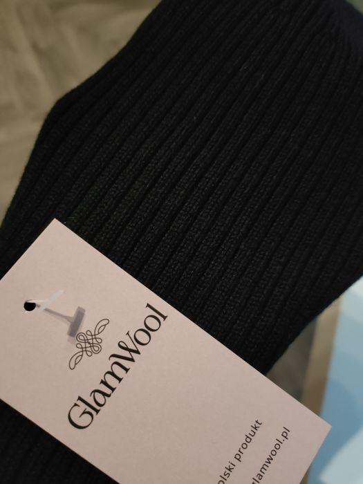 Czarna czapka 100% wełna merino GlamWool