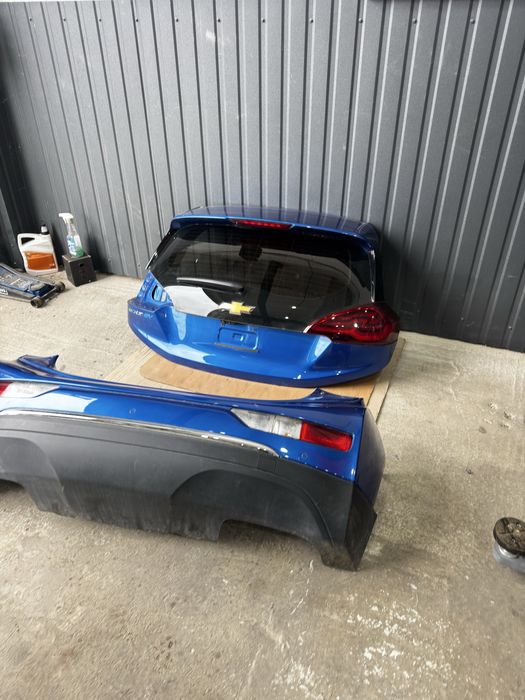 Кришка багажника Шевроле болт 2019 Ev дорест