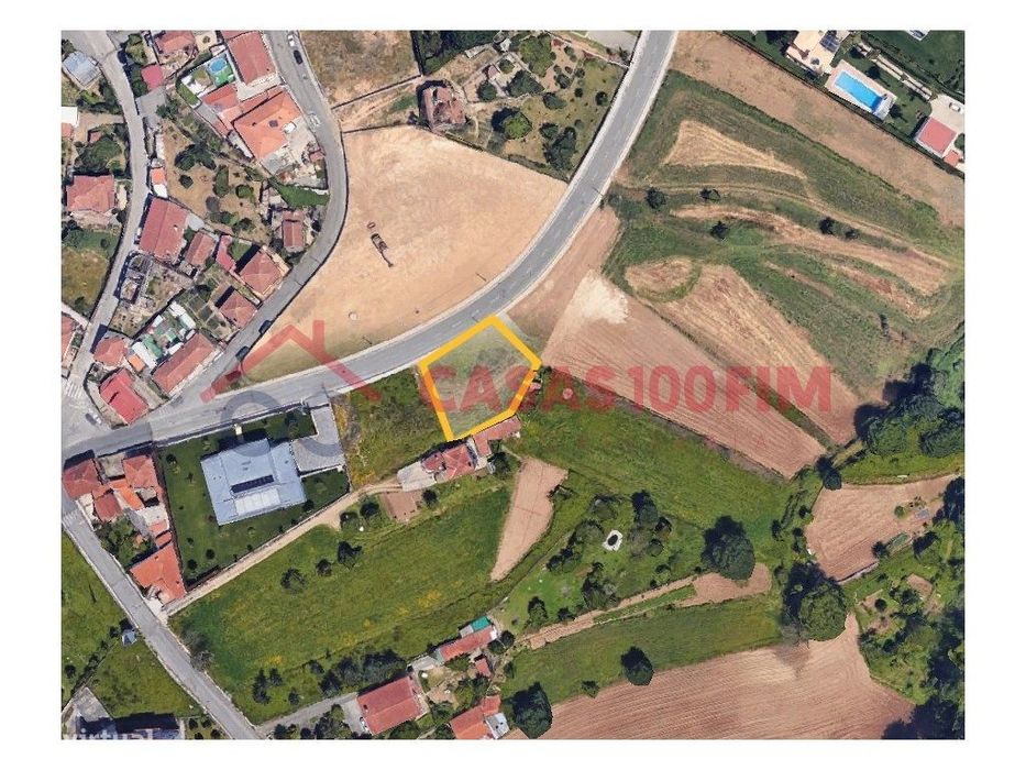 Terreno em Santiago de Riba-UL, Oliveira de Azeméis