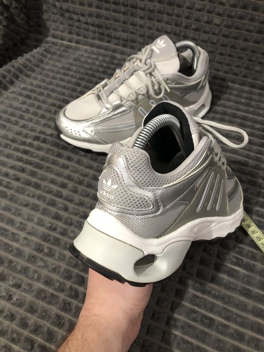 ADIDAS THESIA (38.5) 24.5-24.8см Silver Metallic женские кроссовки ори