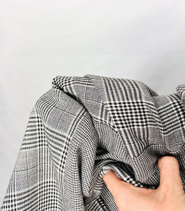 Szara sukienka w klasyczną kratę midi M 38