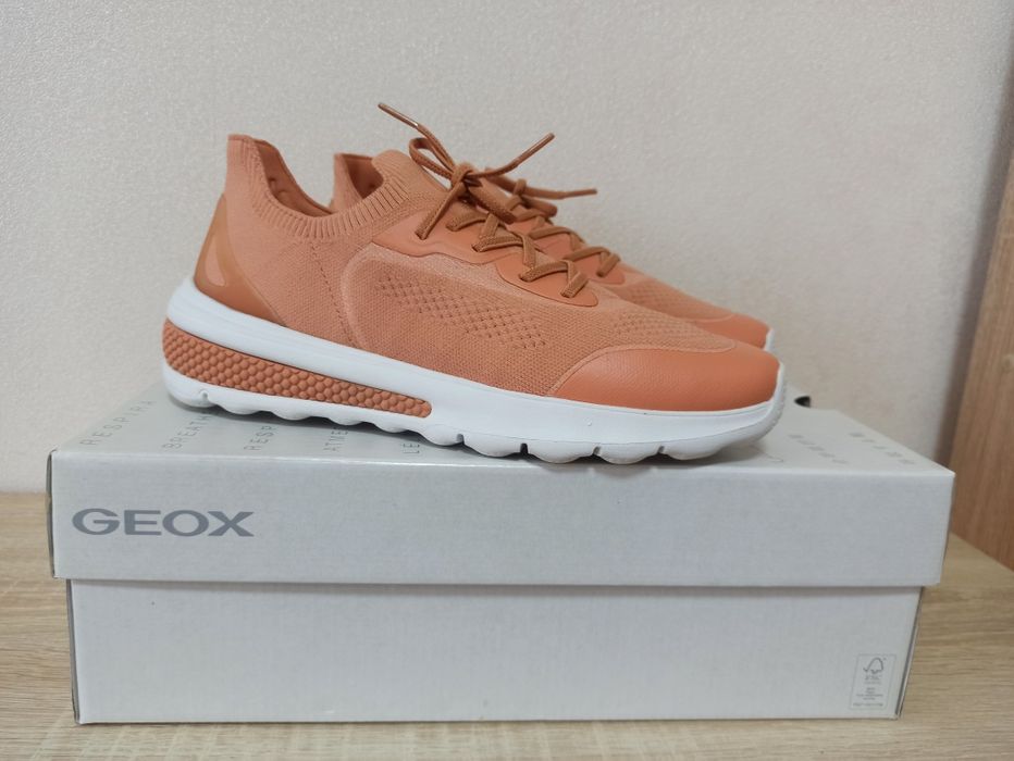 Лёгкие кроссовки от Geox