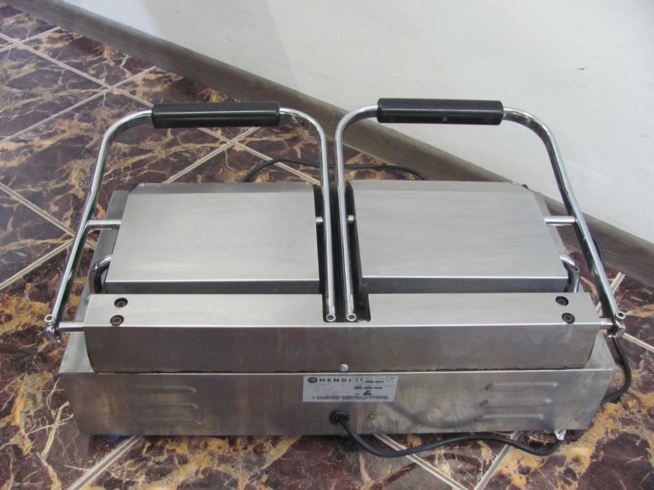 Grill kontaktowy podwójny - góra i dół ryflowane Hendi 263709