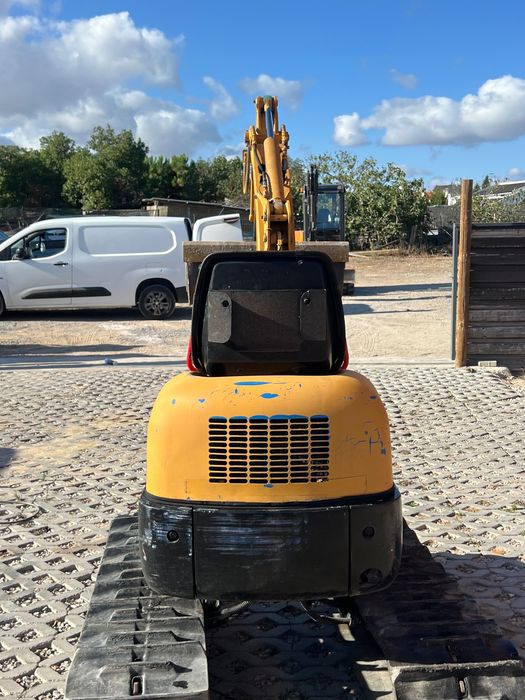 Mini giratória  1.200kilos