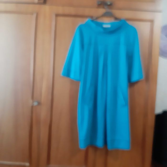 Продам платье фирменное Красивого зеленого цвета DIANORA