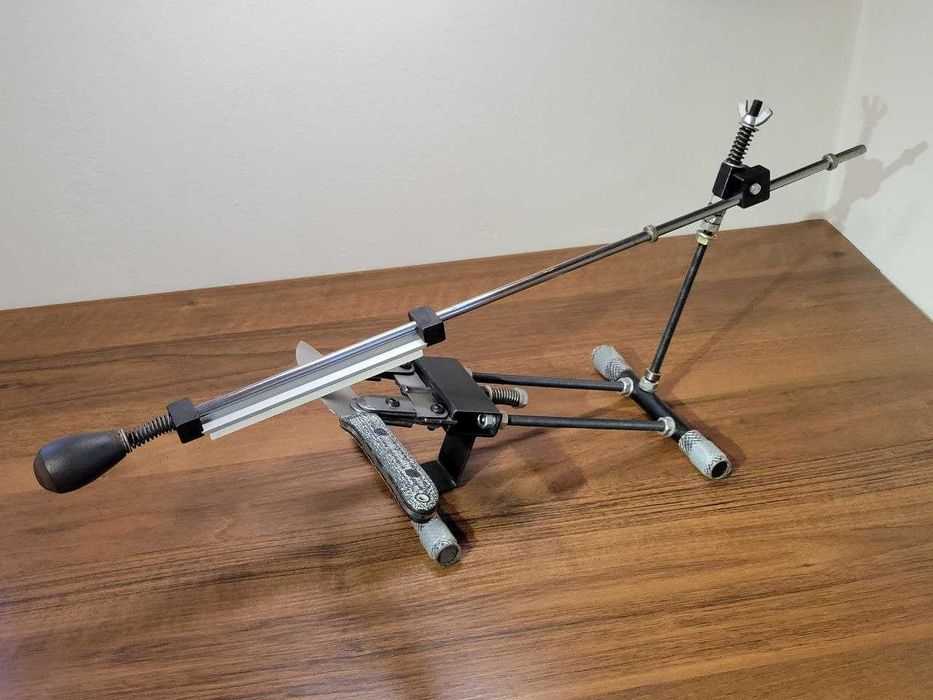 Ручна точилка для ножів з поворотним механізмом