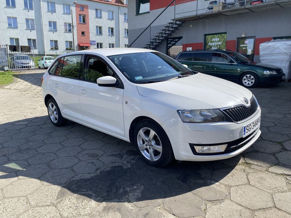 WYNAJEM Skoda Rapid Śląsk Astra Sharan Touran Passat 7 osobowe WYNAJEM