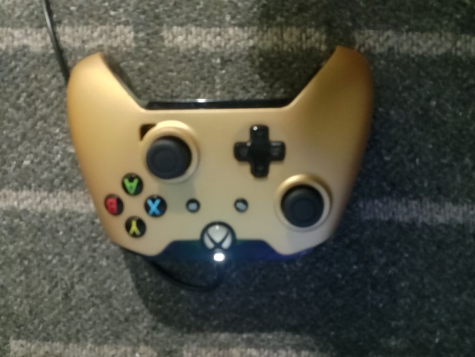 Продам Xbox one s