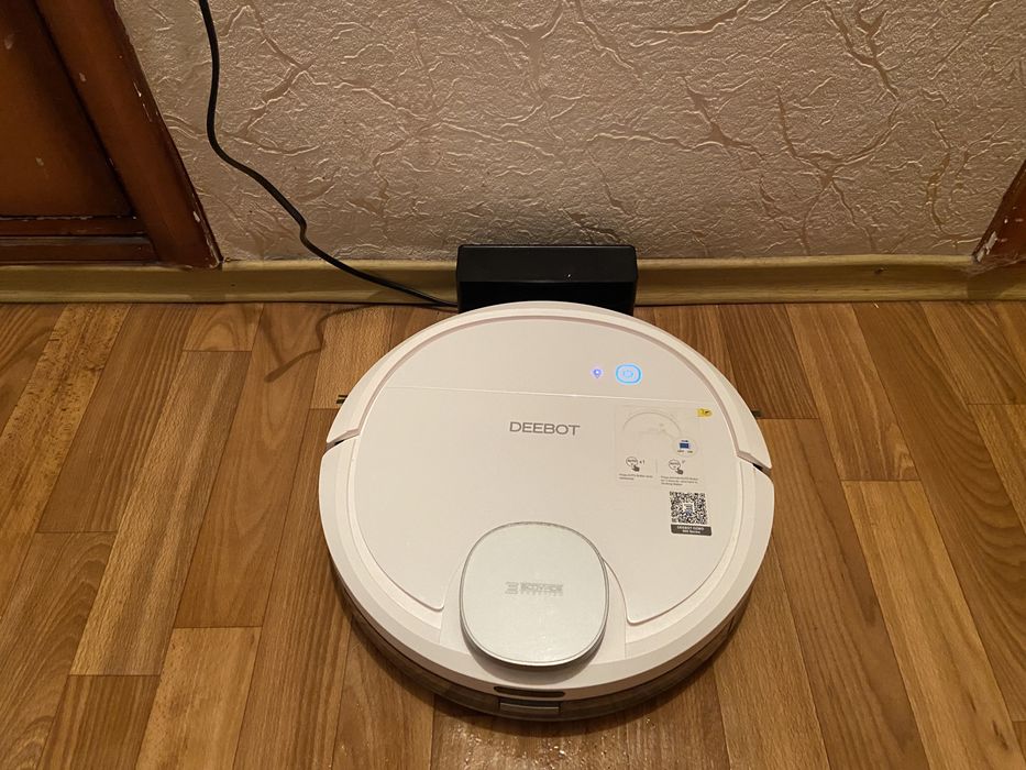 Робот пылесос DEEBOT OZMO 900