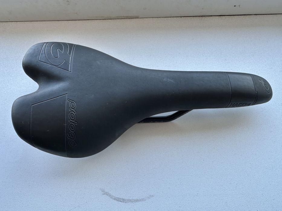 Сідло велосипедне