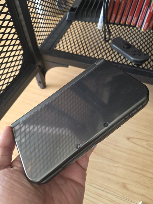 New Nintendo 3DS XL Desbloqueada | 32GB | Pokémon Omega Ruby + Moon + R4