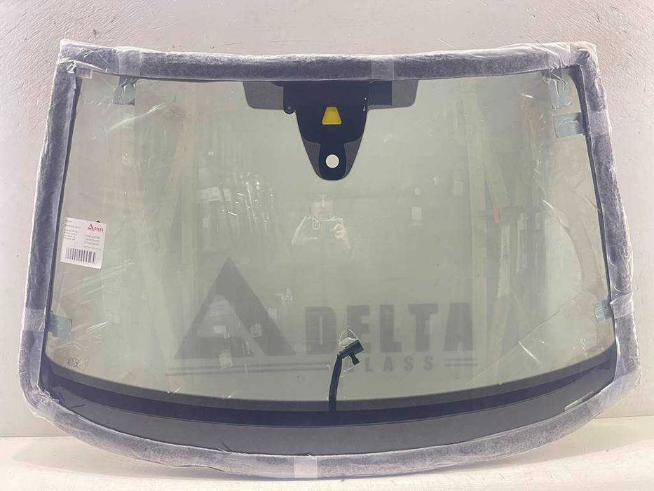 Audi A4 B9 (2016-) - вітрове атермальне скло з повним обігрівом