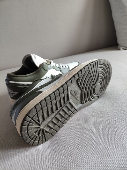 Ténis Nike Air Jordan 1 Low - NOVOS