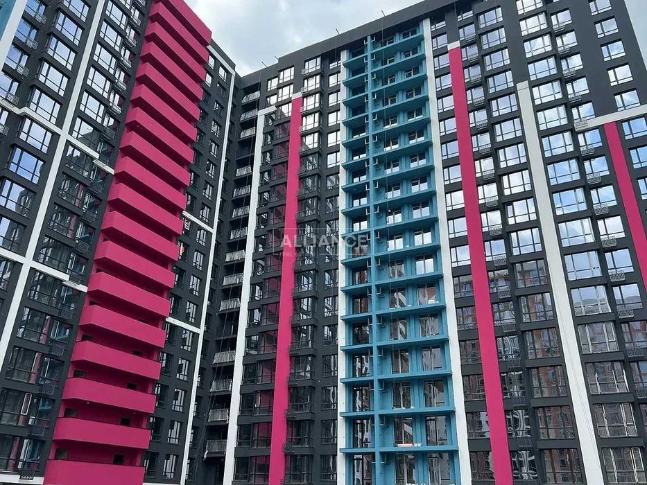 Продаж 1 кімнатної квартири в зданому будинку